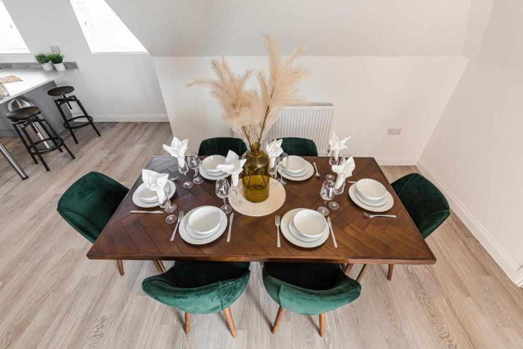 Bournecoast - Stylish Flat With Balcony - Sea Views - 10 Min Walk To Beach - Parking - Wifi - Fm8407 Bournemouth Exterior foto
