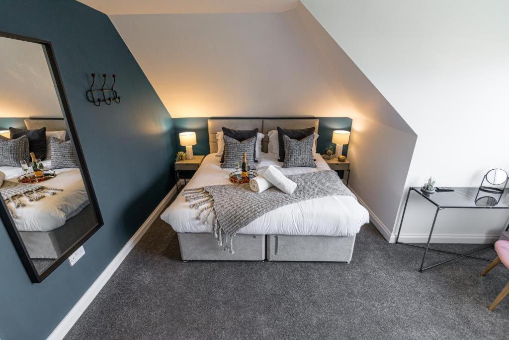 Bournecoast - Stylish Flat With Balcony - Sea Views - 10 Min Walk To Beach - Parking - Wifi - Fm8407 Bournemouth Exterior foto