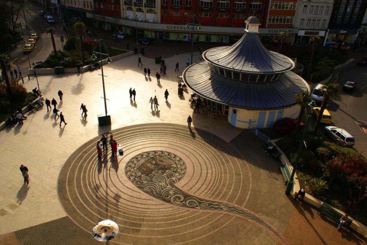 Bournecoast - Stylish Flat With Balcony - Sea Views - 10 Min Walk To Beach - Parking - Wifi - Fm8407 Bournemouth Exterior foto