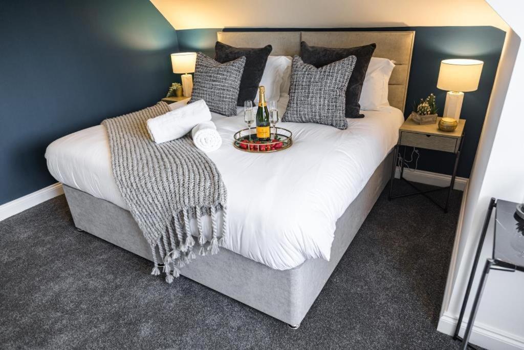 Bournecoast - Stylish Flat With Balcony - Sea Views - 10 Min Walk To Beach - Parking - Wifi - Fm8407 Bournemouth Exterior foto