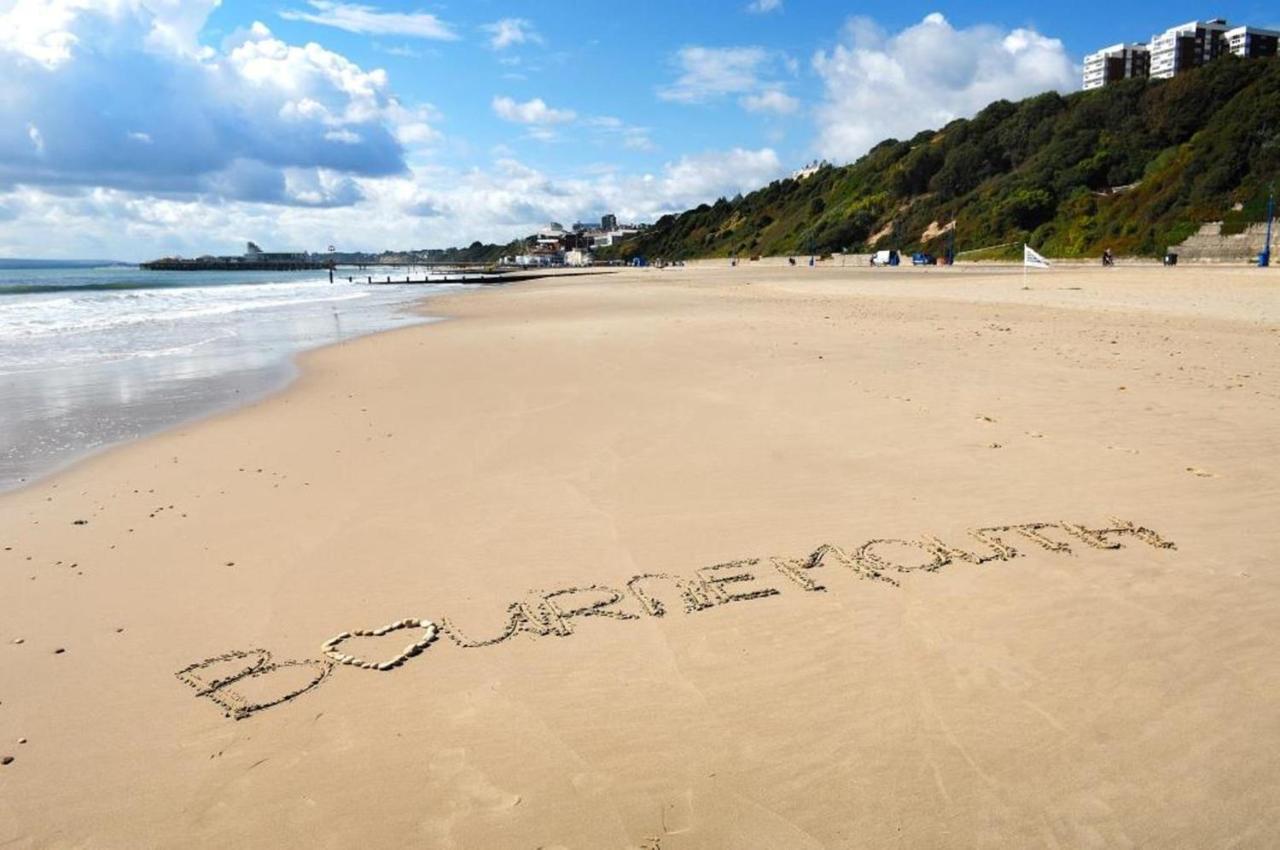 Bournecoast - Stylish Flat With Balcony - Sea Views - 10 Min Walk To Beach - Parking - Wifi - Fm8407 Bournemouth Exterior foto